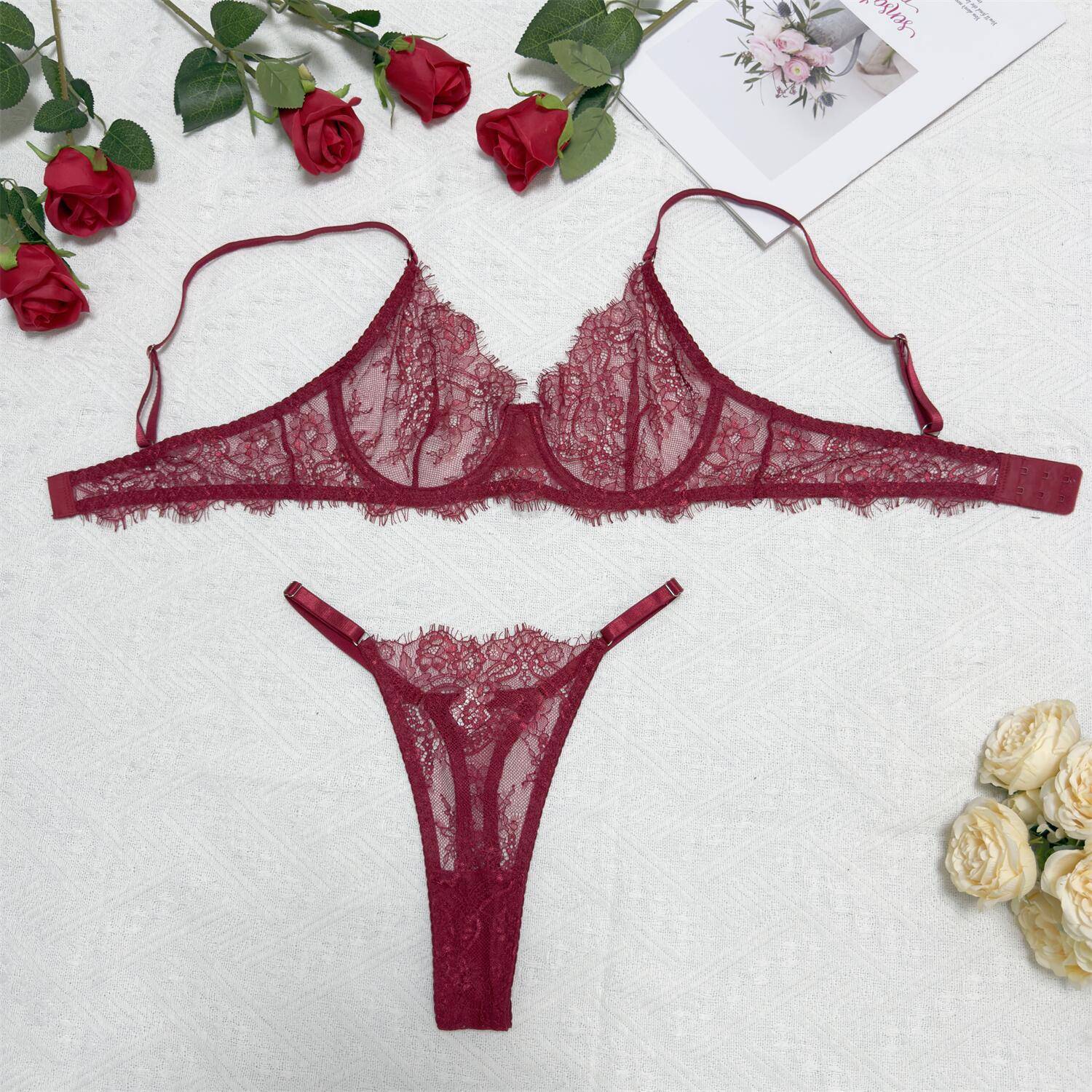 Sexy Dessous-Set aus Spitze – mit Cut-Out-BH