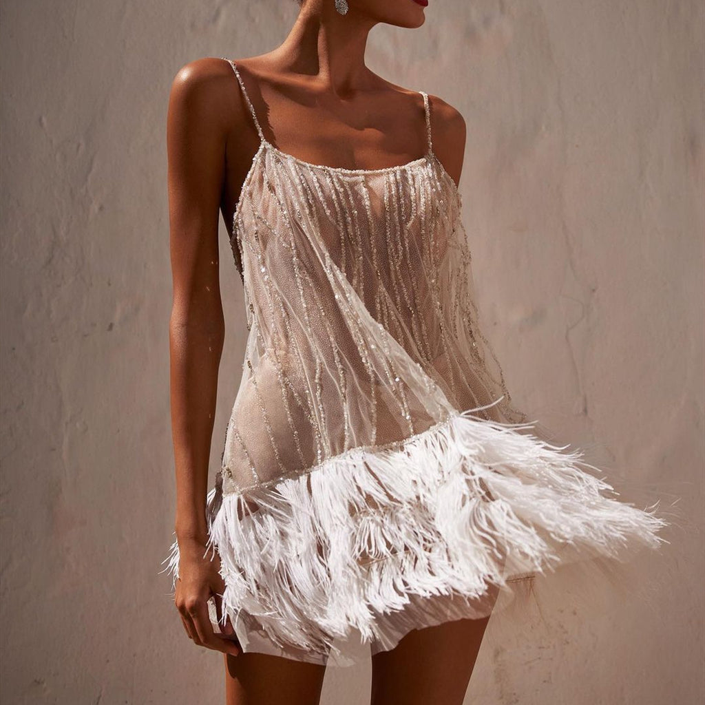 Rückenfreies Fransenkleid mit Volant Rock