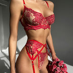 Hochwertiges Damen-Lingerie-Set (3-teilig) mit stilvoller Stickerei