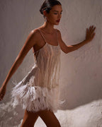 Rückenfreies Fransenkleid mit Volant Rock