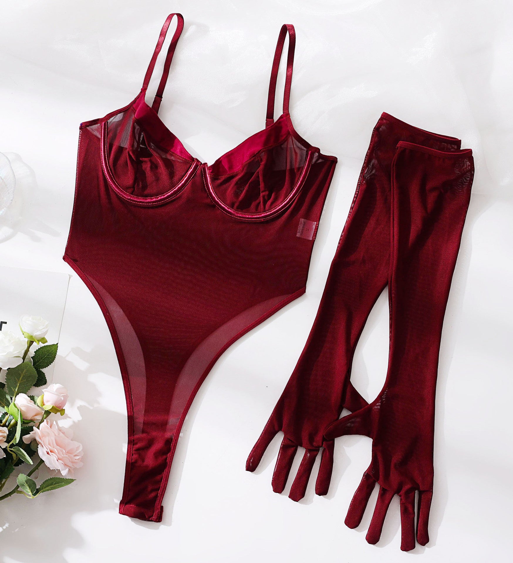 Spitzen-Jumpsuit mit Netz-Details